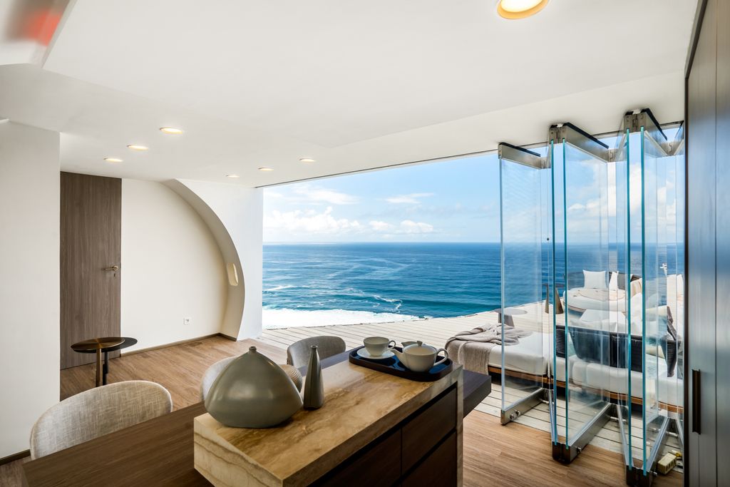 Pesawat Villa Uluwatu Bali OliversTravels 5