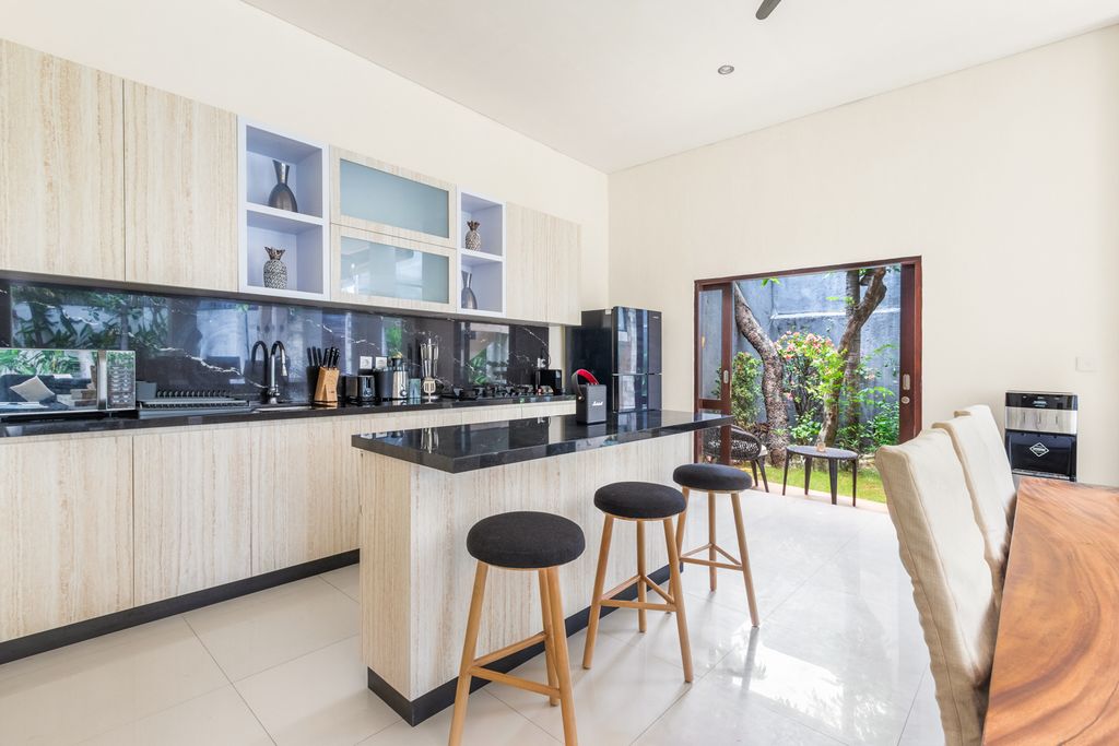 Villa Utara Seminyak Bali OliversTravels 5
