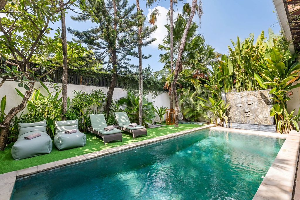 Villa Utara Seminyak OliversTravels 02