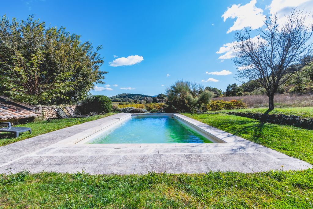 Villa Royere Provence Alpes France OliversTravels 3