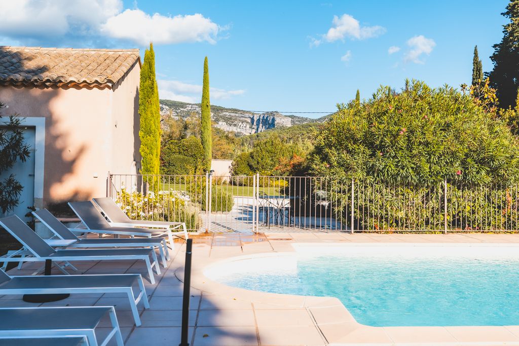 Villa Saumane Provence Alpes France Olivers Travels 3