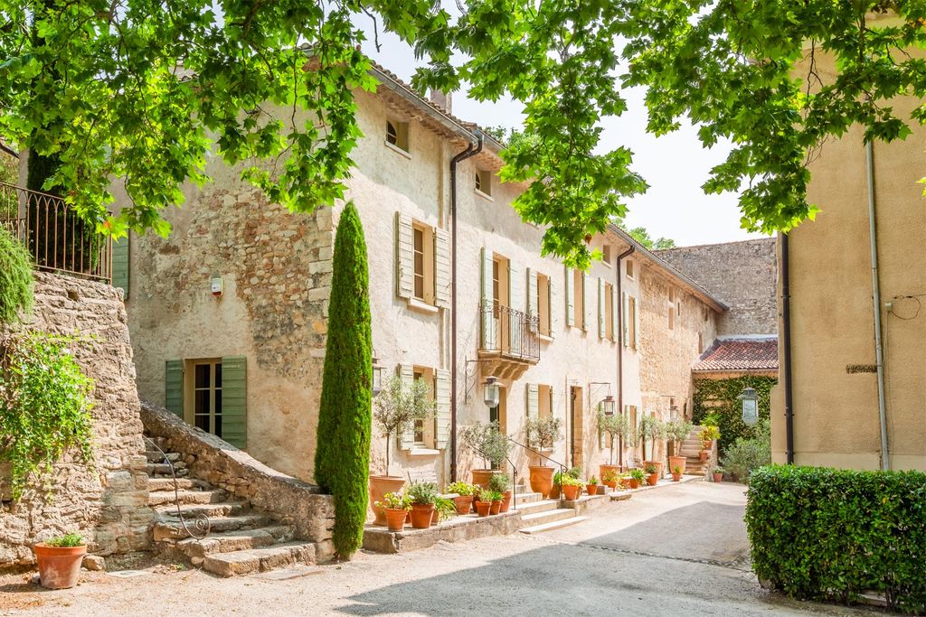 Villa Les Dentelles HP Provence OliversTravels 1