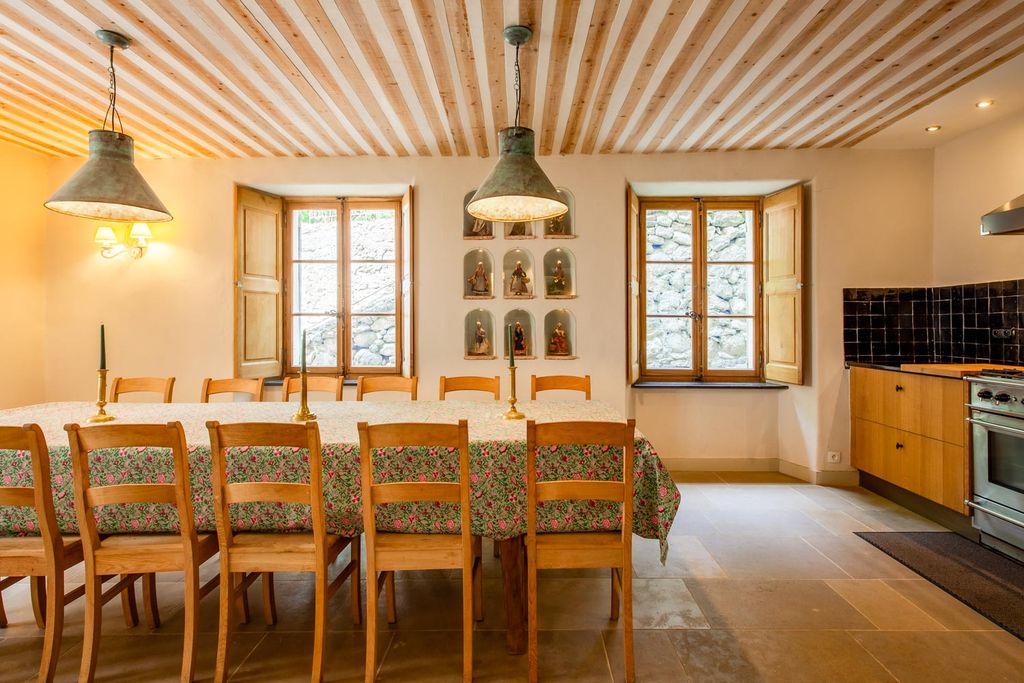 Villa Les Dentelles HP Provence OliversTravels 4