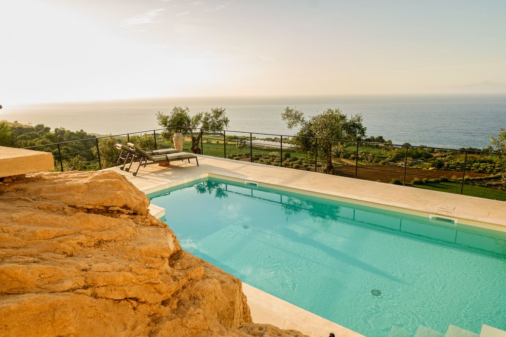 Sunlight Heaven Calabria Olivers Travels 02