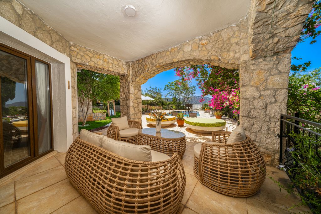 Tepedeki Evi Kalkan Olivers Travels 5