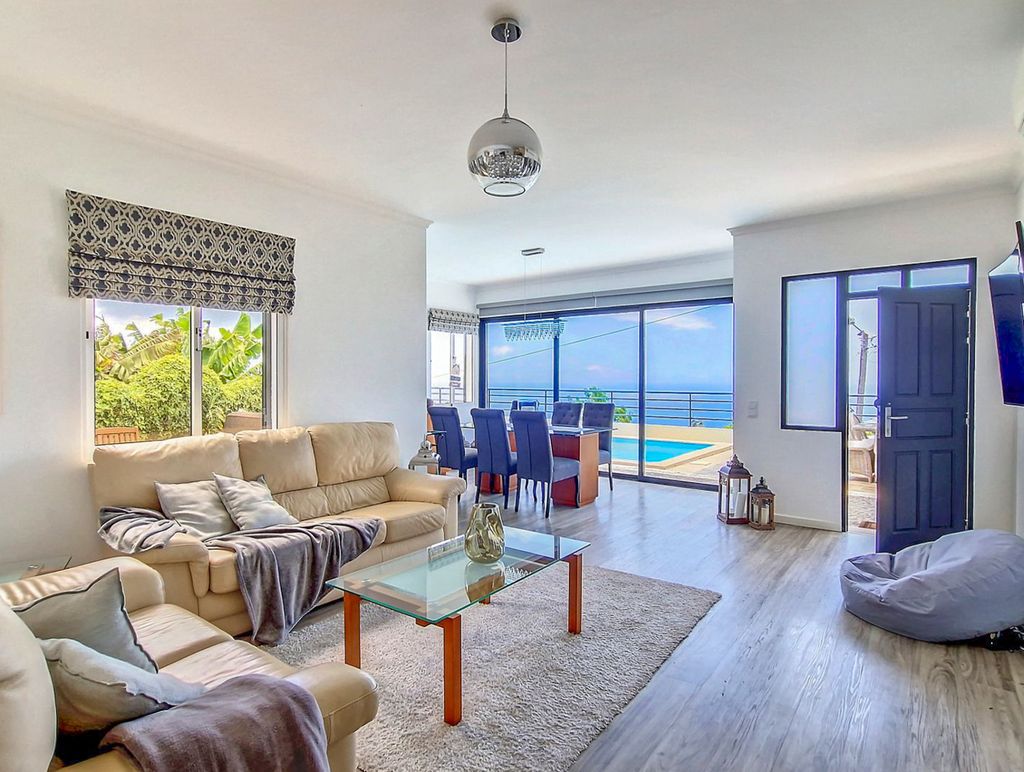 Villa Damasco Calheta Olivers Travels 3