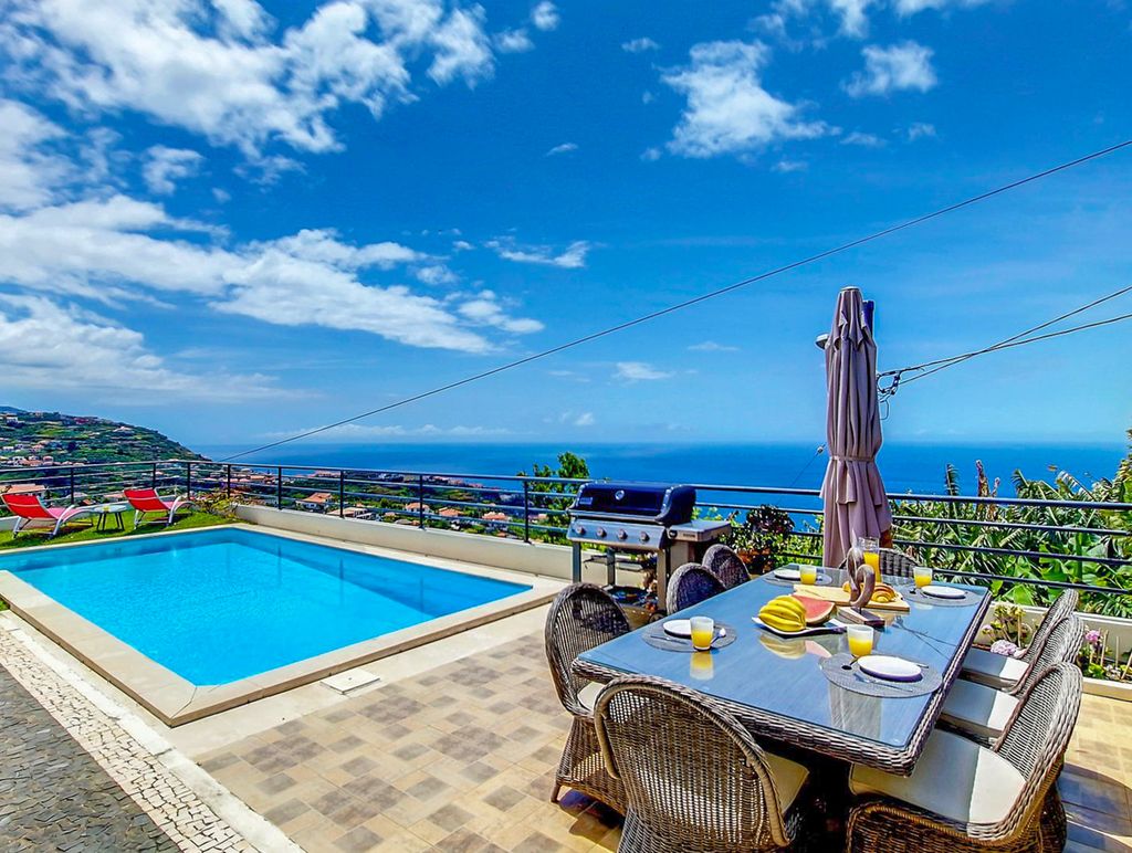 Villa Damasco Calheta Olivers Travels 1