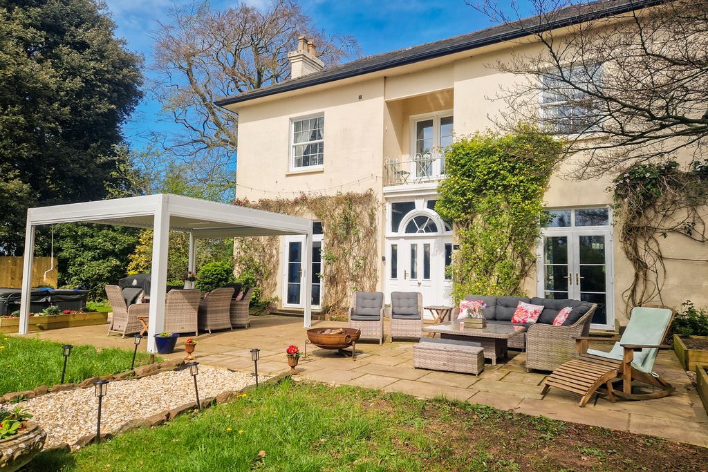 Moonstone Villa Cotswolds OliversTravels 1