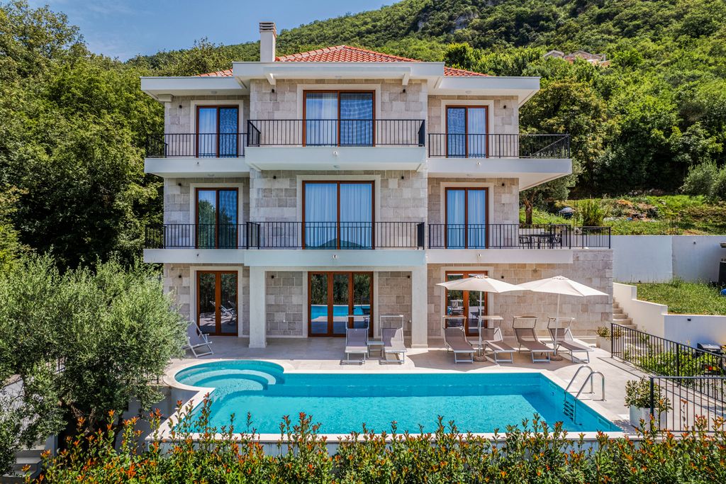Villa Adrienne Budva Olivers Travels 1