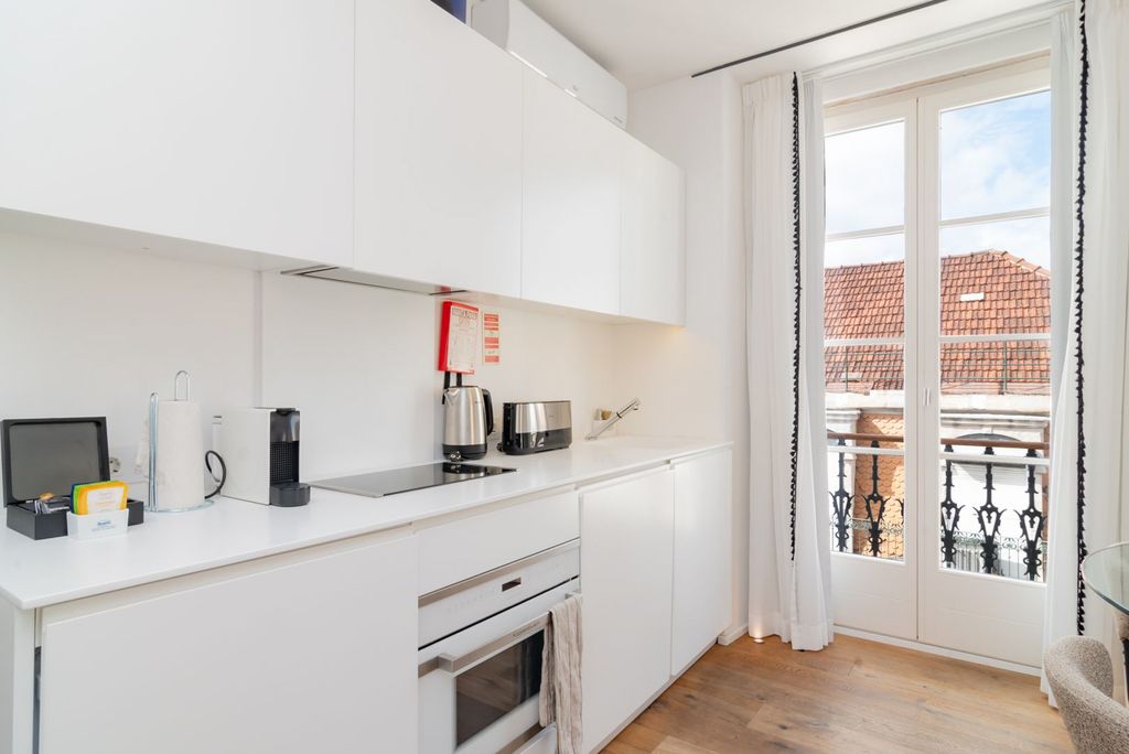 Apartment Enael Lisbon Olivers Travels 3