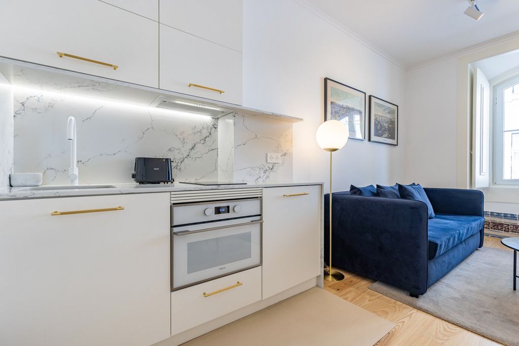 Apartment Guilherme CityHomes Lisbon OliversTravels 5