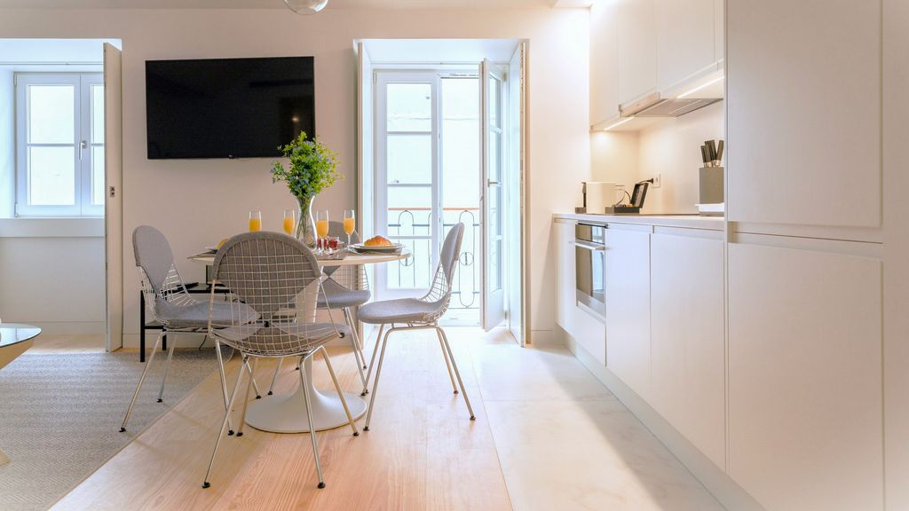 Apartment Maureo Lisbon Olivers Travels 3