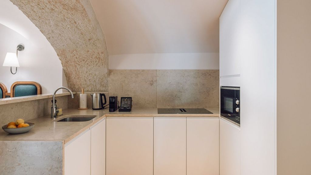 Apartment Silverio Lisbon Olivers Travels 4