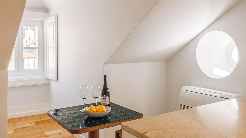 Apartment Zacarias Lisbon Olivers Travels 5