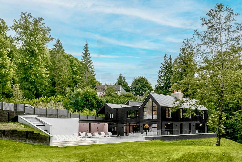 Carmel House South East England Olivers Travels 1