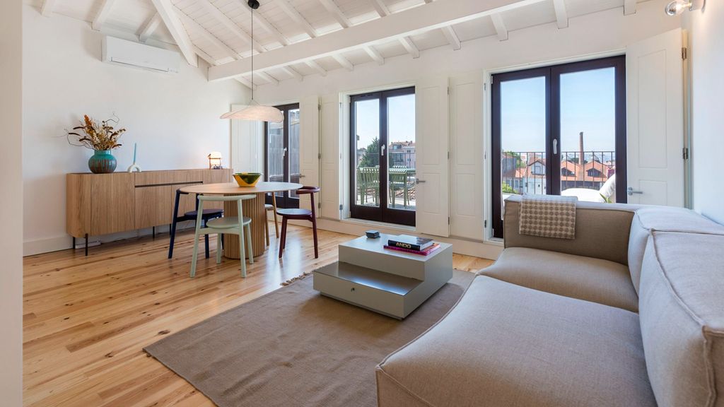 Kamilla Penthouse Porto Olivers Travels 4
