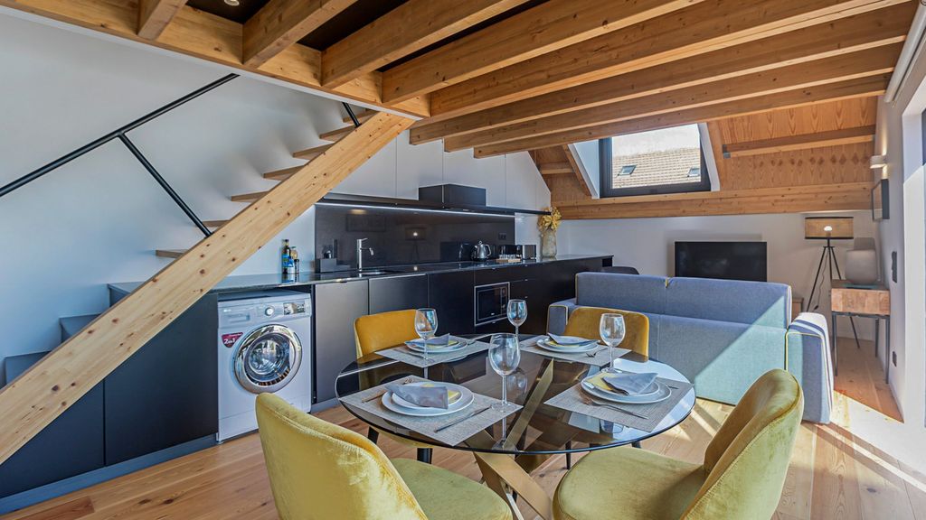 Casandra Duplex Porto Olivers Travels 5