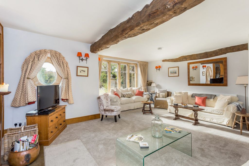Abbeville Barn South East Engladnd Olivers Travels 3