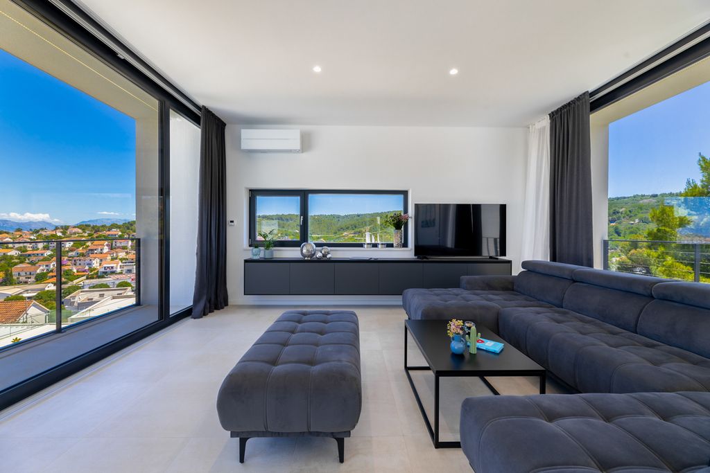 Villa Bond Brac Olivers Travels 3