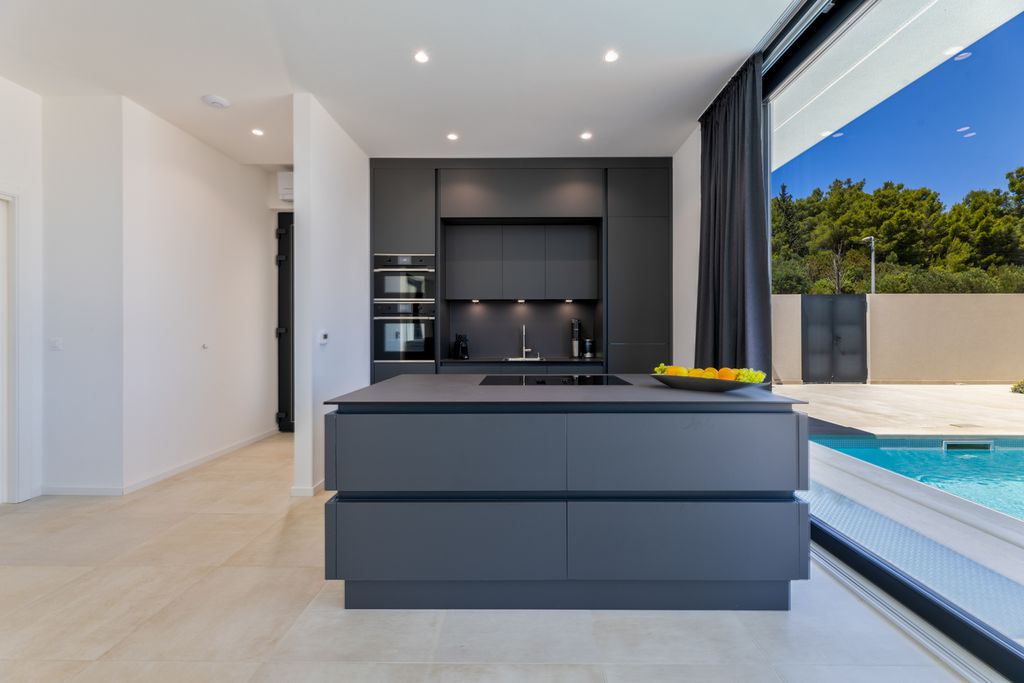 Villa Bond Brac Olivers Travels 5