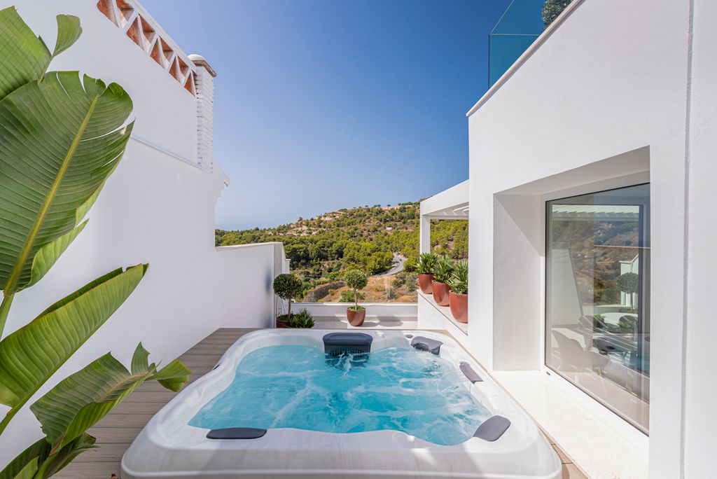 Almunecar Club Diez Costa Tropical Olivers Travels 2