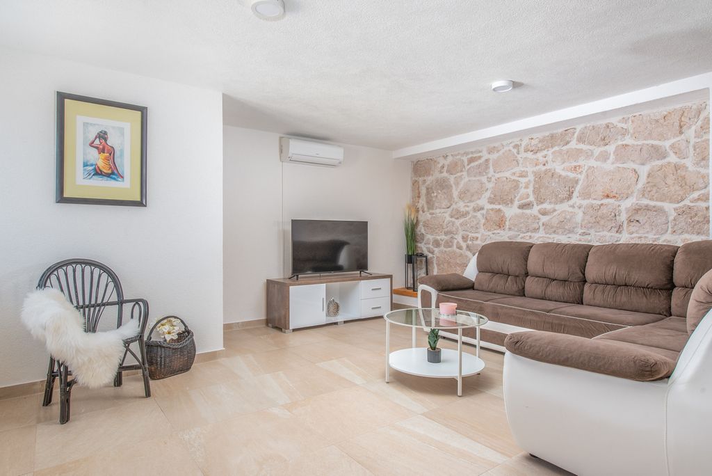 Villa Lama Dalmatia Coast Olivers Travels 3