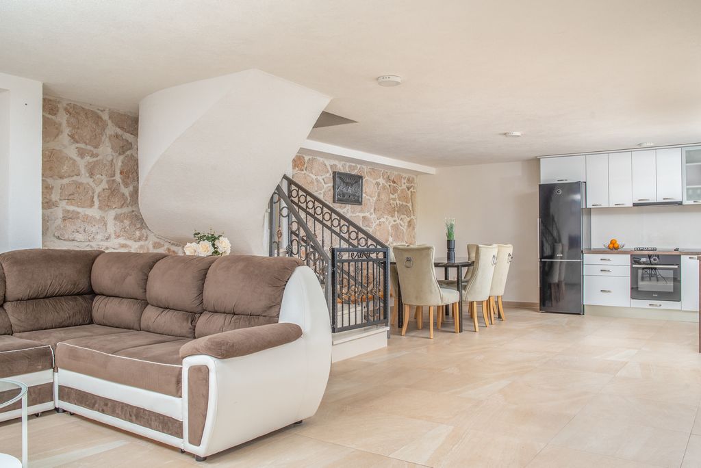 Villa Lama Dalmatia Coast Olivers Travels 4