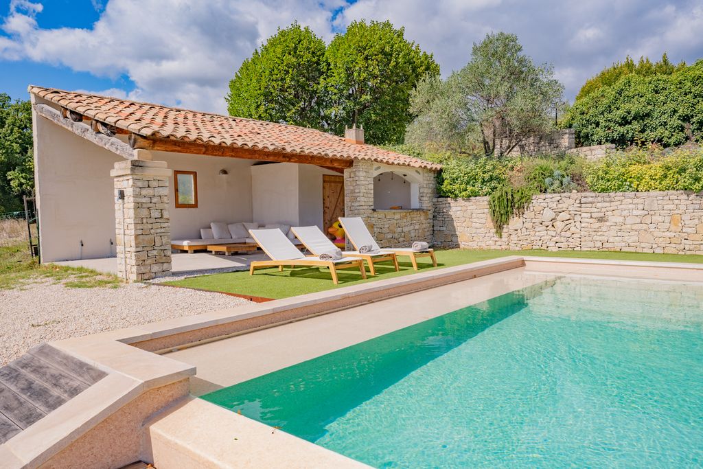 Maison Des Abeilles Provence Alpes OliversTravels 1