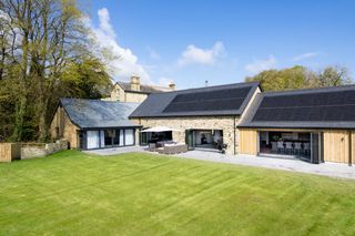 Cardigan Courtyard Wales Olivers Travels  1 