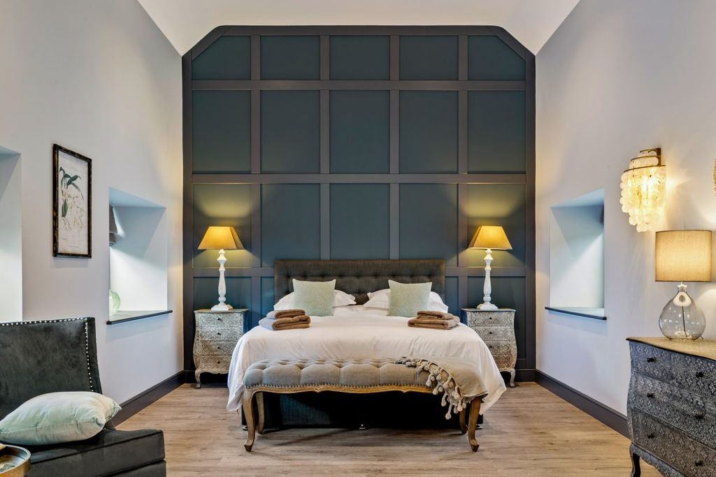 Cardigan Courtyard Wales Olivers Travels  5 