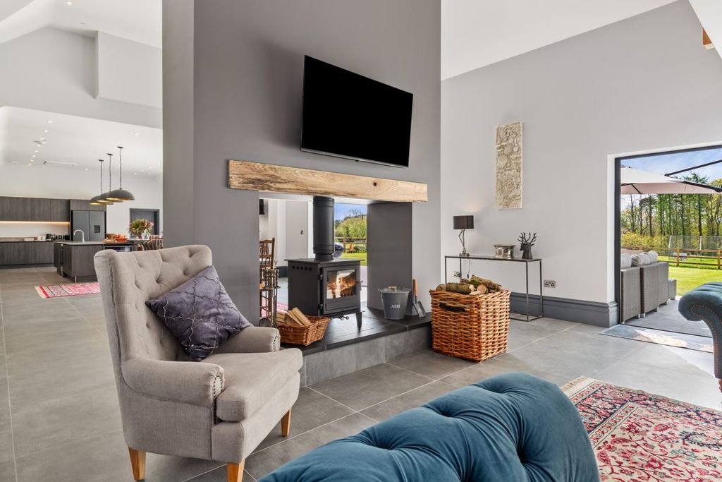 Cardigan Courtyard Wales Olivers Travels  4 