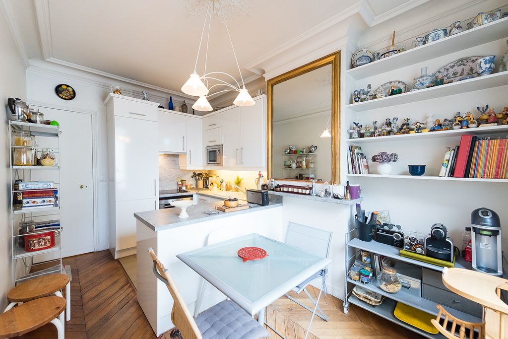 Apartment Bienfaisance Paris France OliversTravels 2