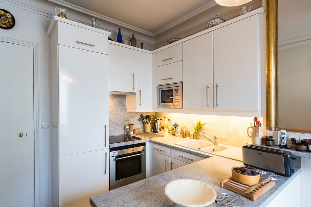 Apartment Bienfaisance Paris France OliversTravels 3