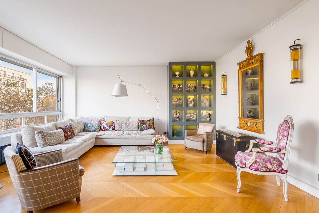 Apartment Saxe Paris France OliversTravels 3