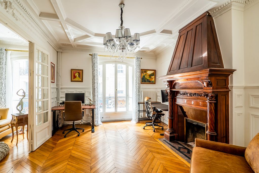 Apartment Larribe Paris France OliversTravels 5