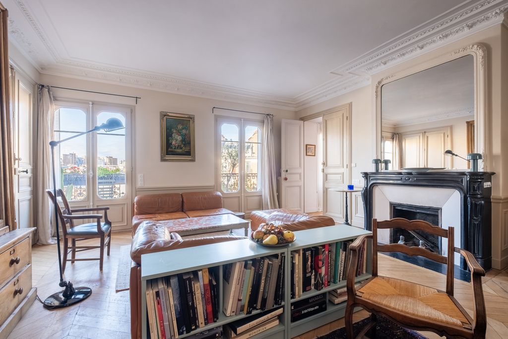 Apartment Turenne Paris France OliversTravels 2