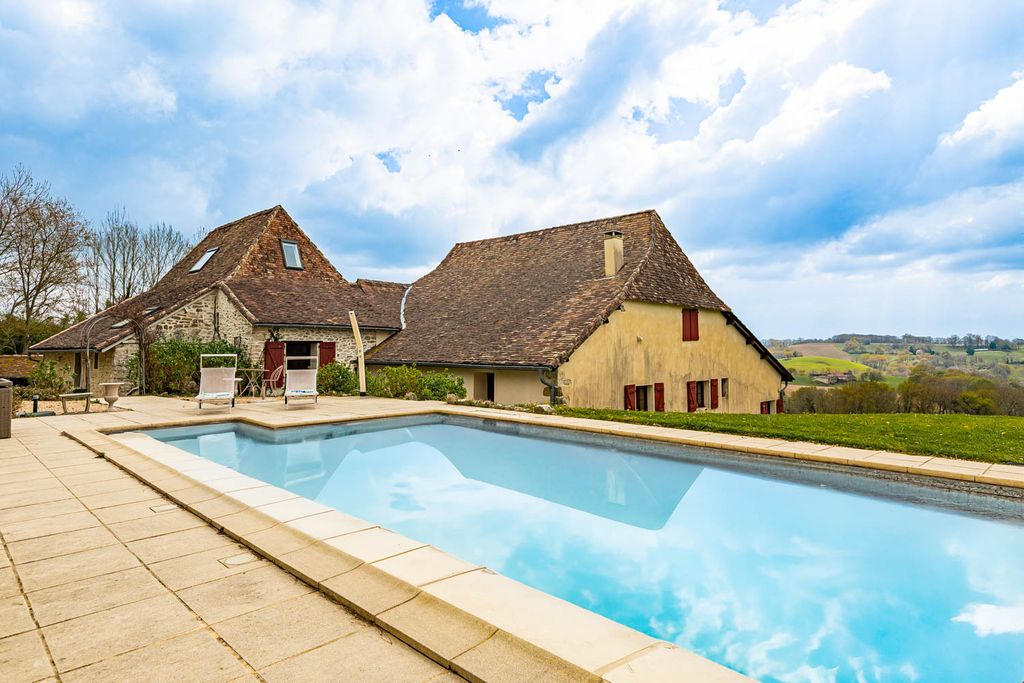 Maison Bearnaise Aquitane France OliversTravels 1