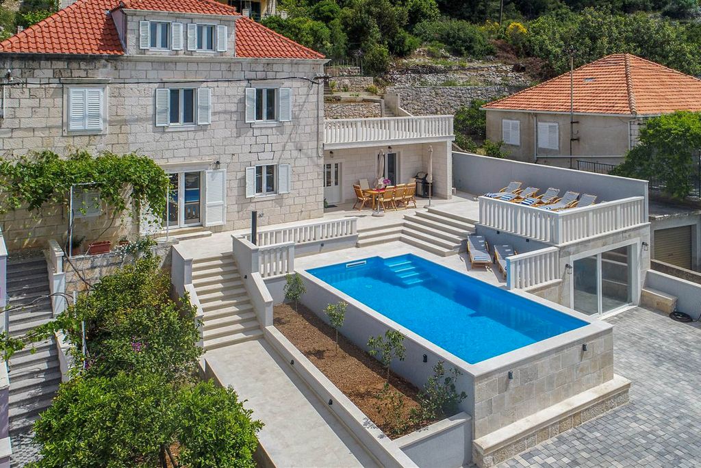 Villa Roeo Dubrovnik Olivers Travels 1