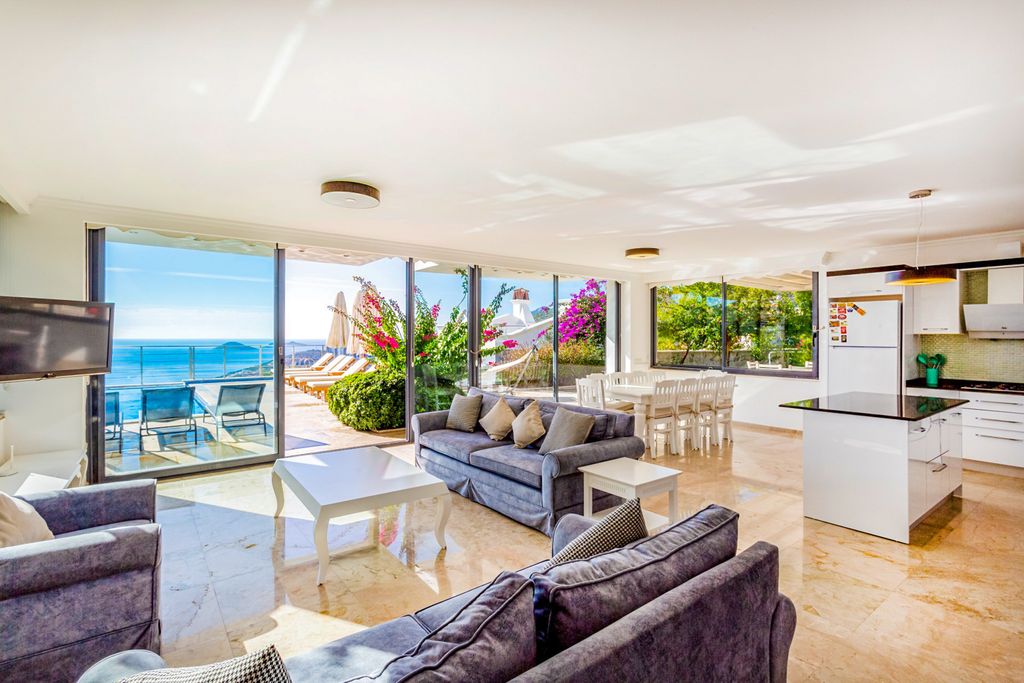 Villa Pervin Kalkan Olivers Travels 3