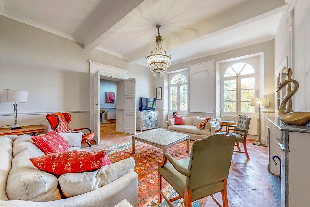 Chateau Les Deux Cygnes Midi Pyrenees Olivers Travels 3