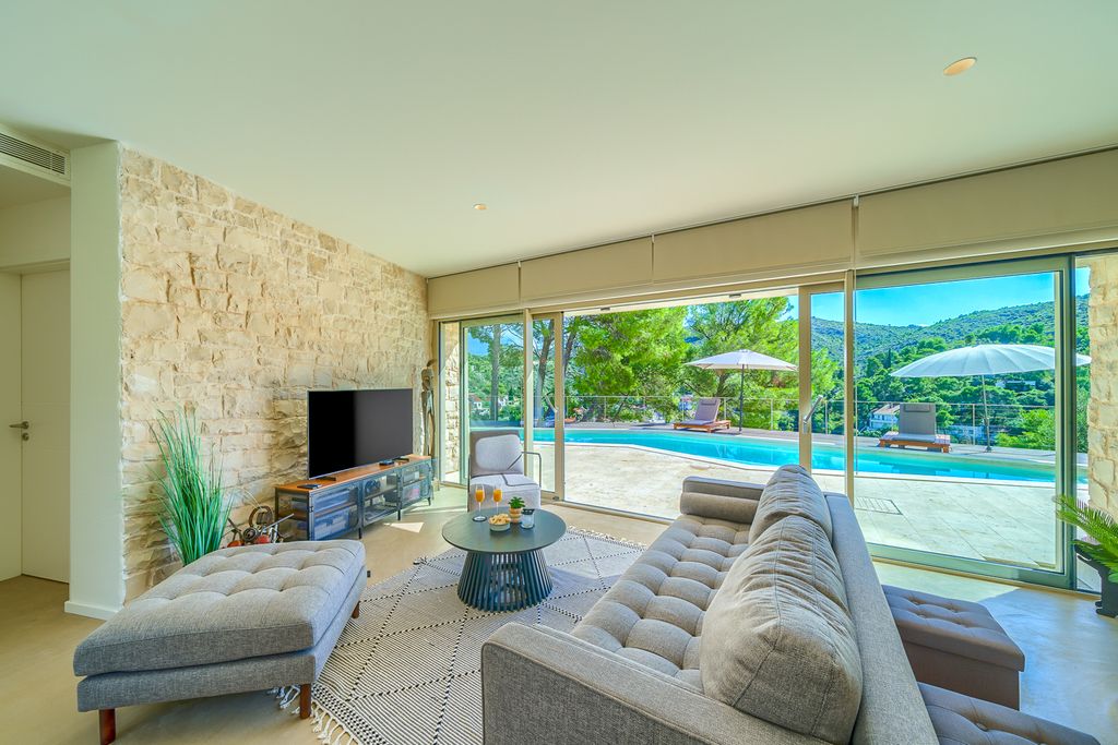 Villa Winnie Brac Olivers Travels 3