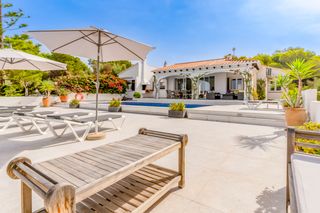 Villa Monocroma Menorca MPO OliversTravels 1