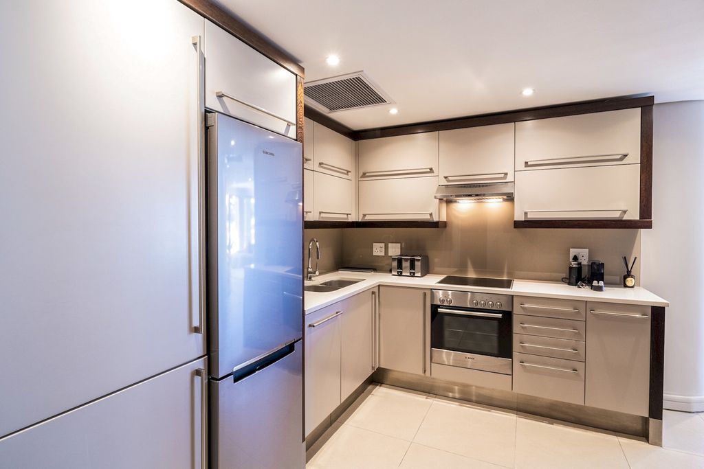 Apartment Chiappini Cape Town Olivers Travels 4