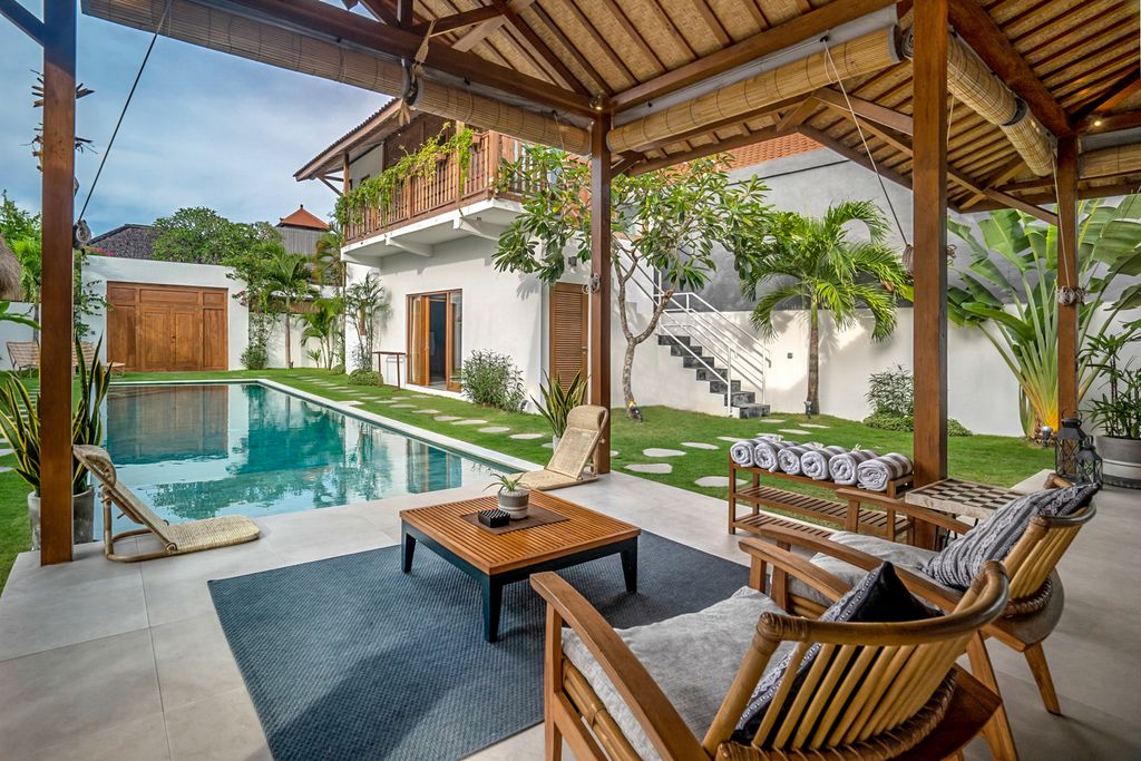 Villa Jalan Seminyak Olivers Travels 2