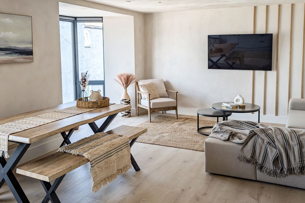 Shoreline Residences South Wales OliversTravels 3