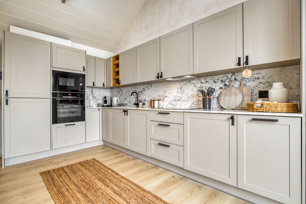 Shoreline Residences South Wales OliversTravels 6