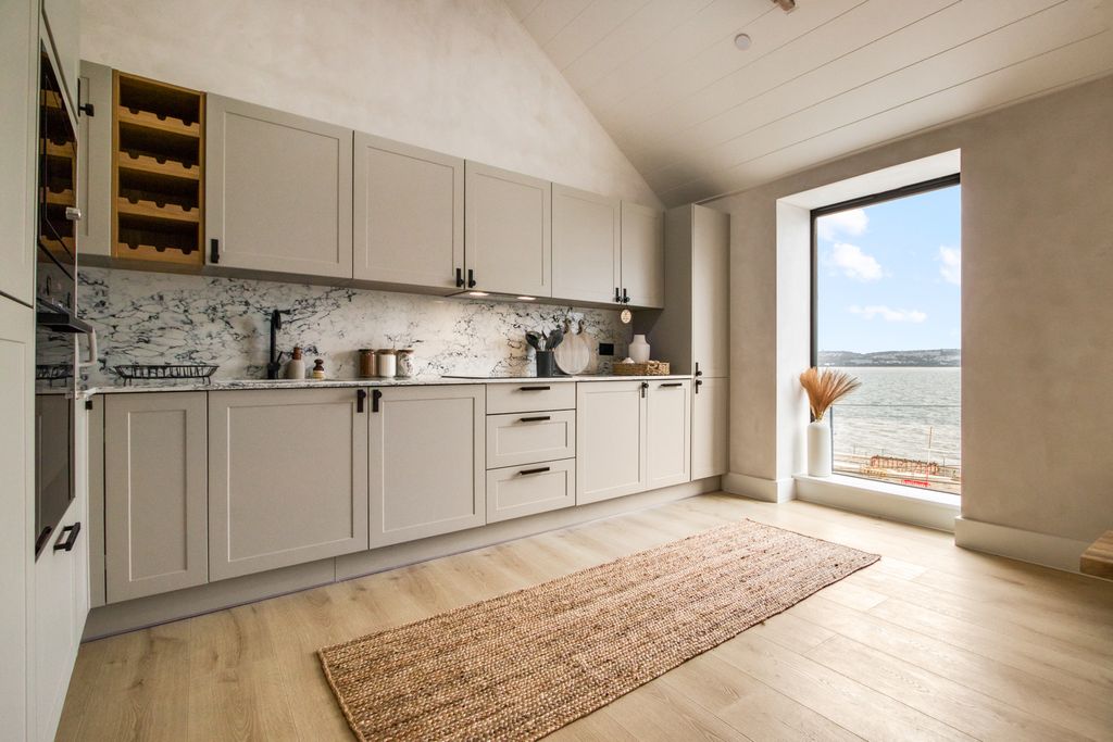 Shoreline Residences South Wales OliversTravels 7