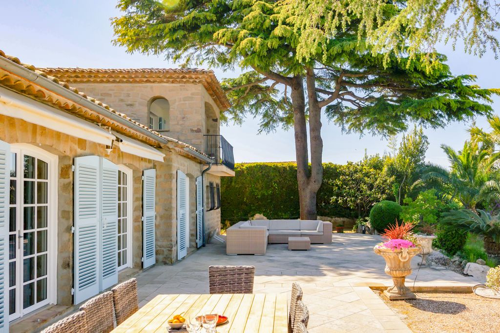 Villa De Charme French Riviera Olivers Travels 4