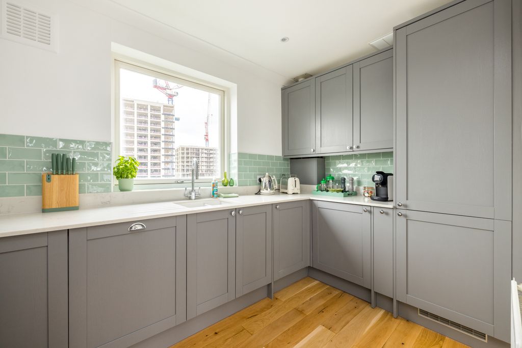 Gloucester Duplex London Olivers Travels 5