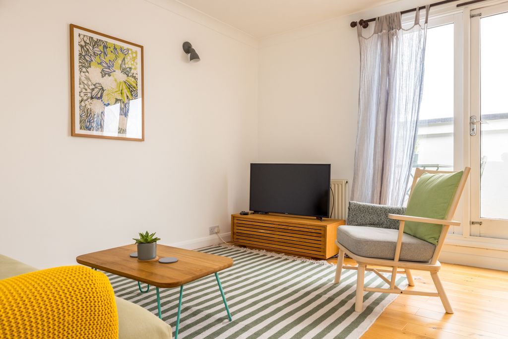 Gloucester Duplex London Olivers Travels 4